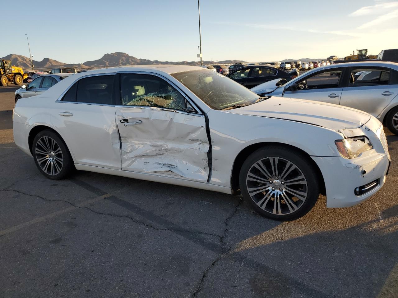 2014 Chrysler 300 - Image 4