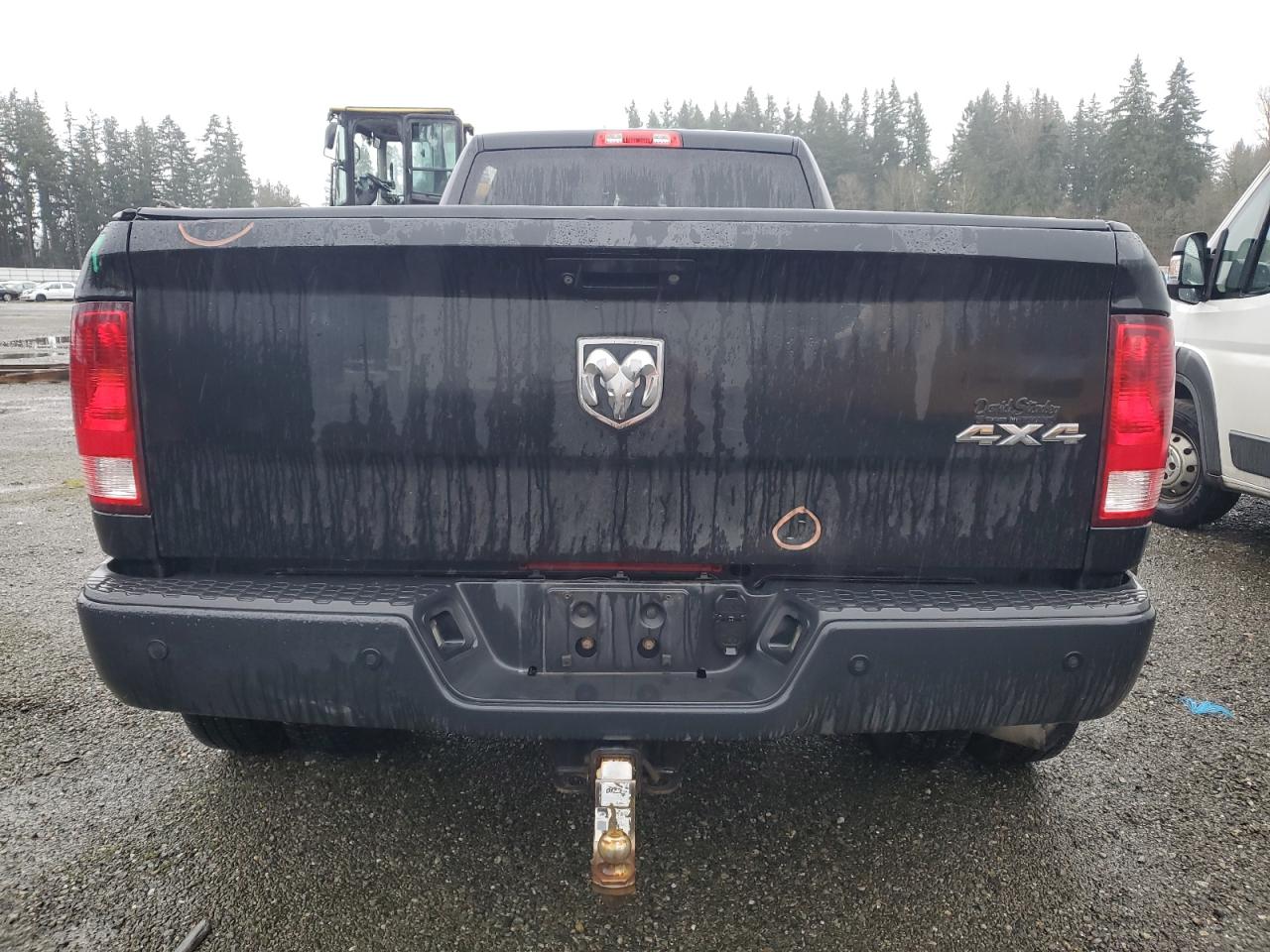 2015 RAM 3500 - Image 6