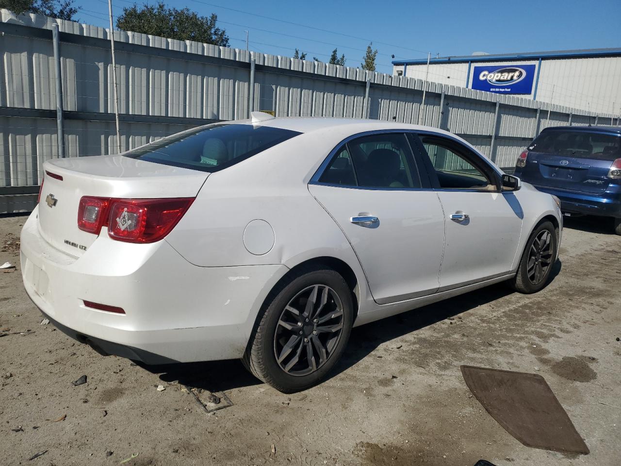 2016 Chevrolet Malibu - Image 3