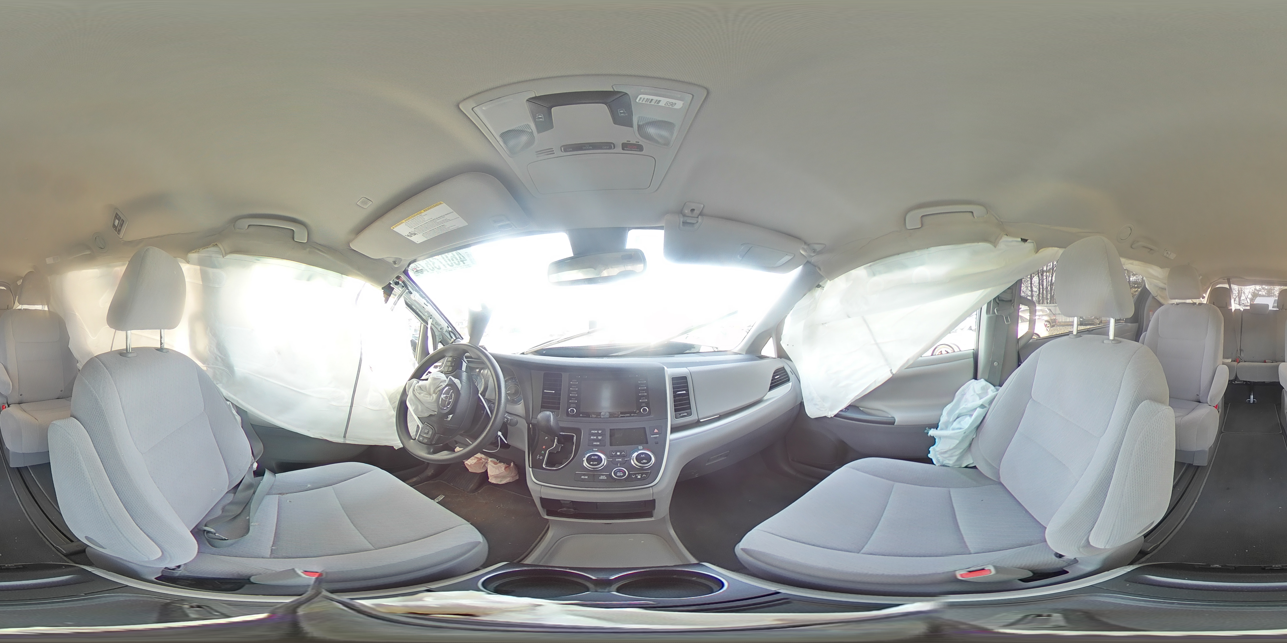 2020 Toyota Sienna - Image 13