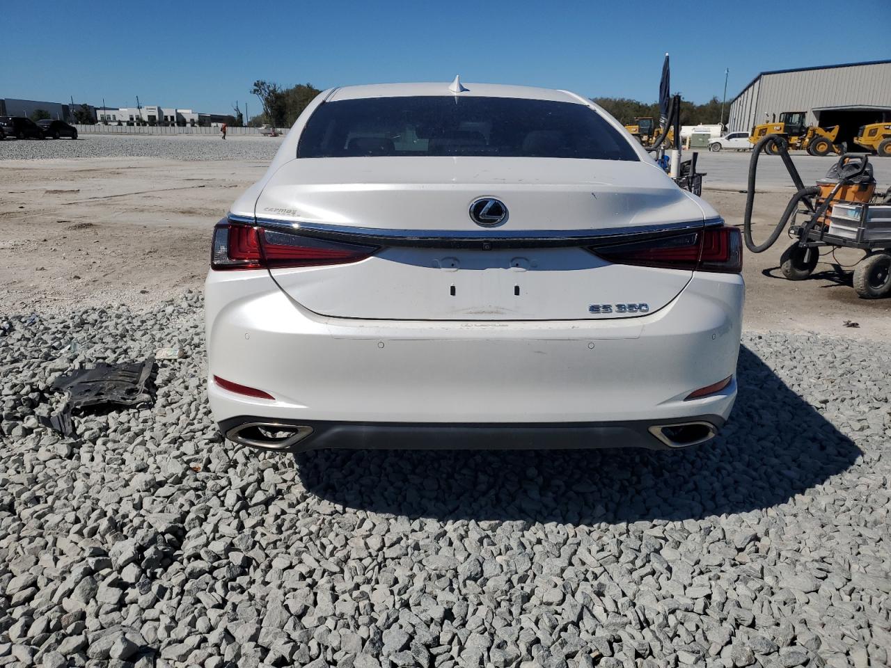 2019 Lexus ES - Image 6