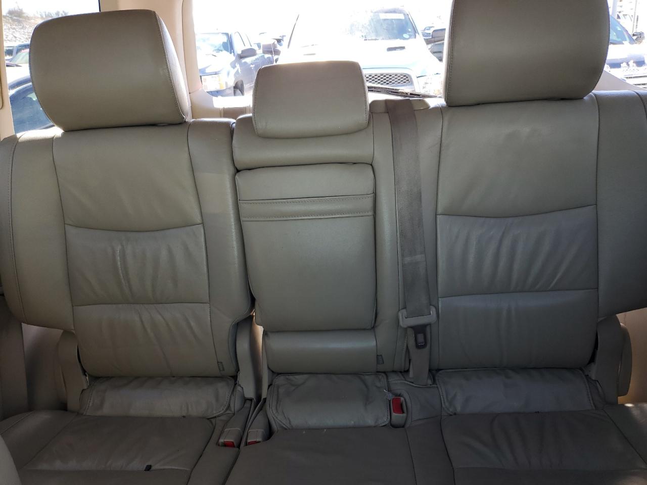 2004 Lexus GX - Image 10
