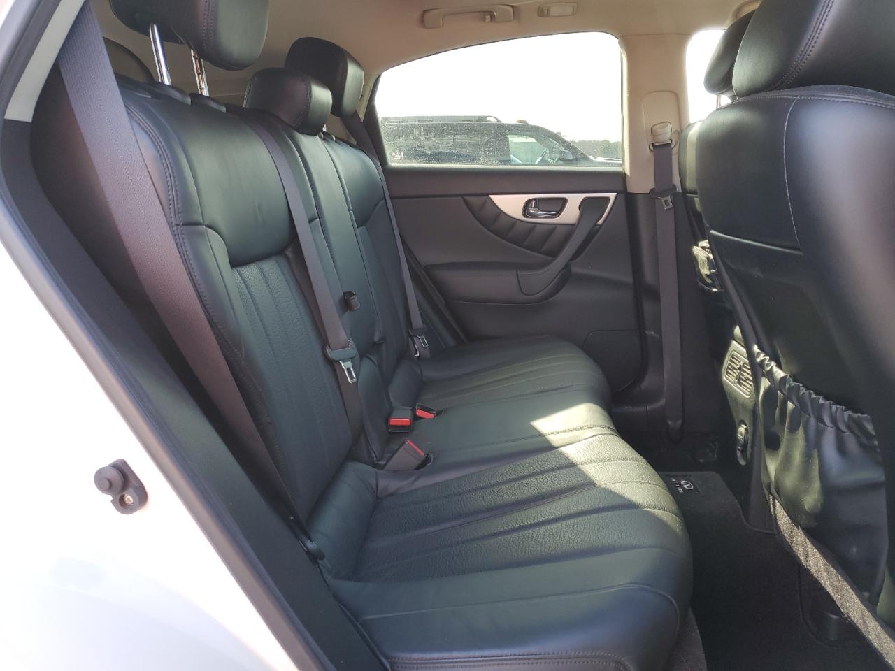 2014 Infiniti QX70 - Image 11