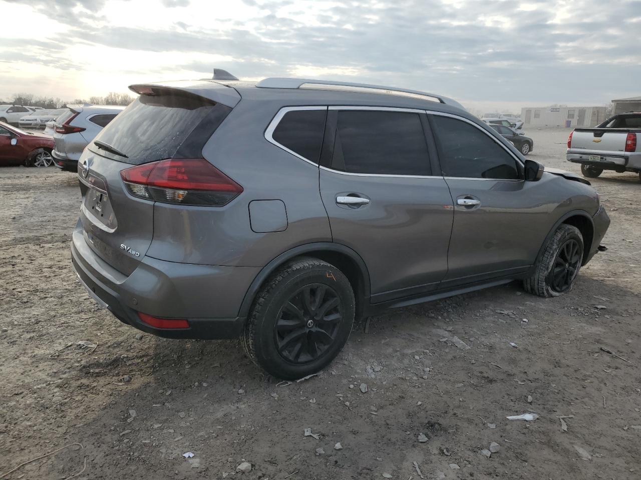 2019 Nissan Rogue - Image 3