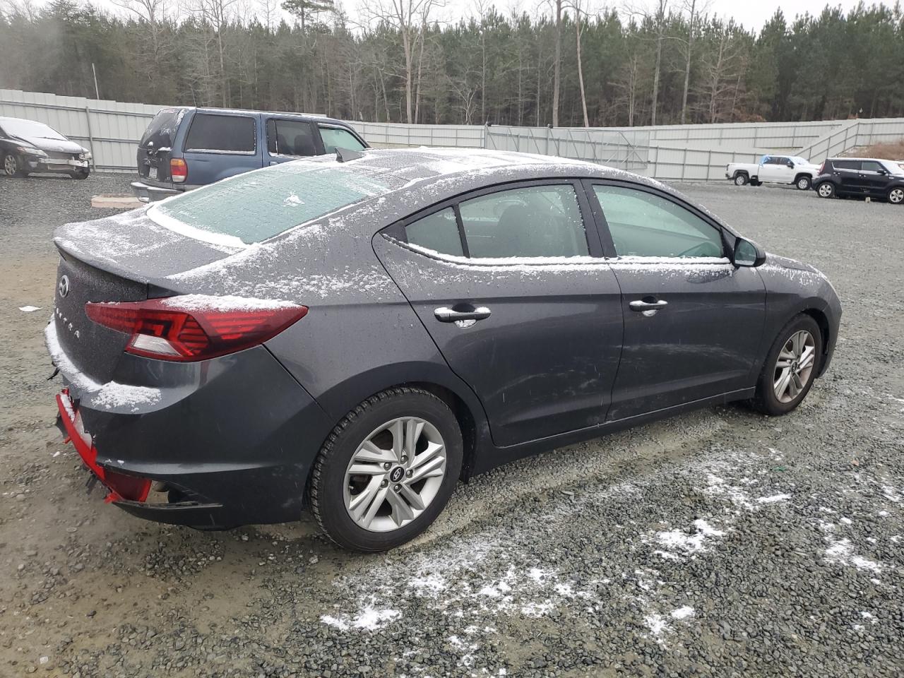 2020 Hyundai Elantra - Image 3