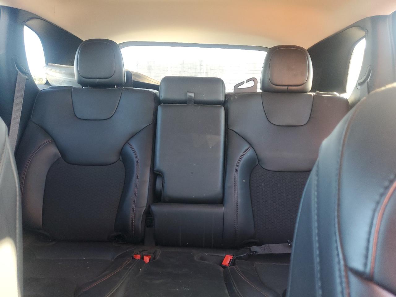 2020 Jeep Cherokee - Image 10