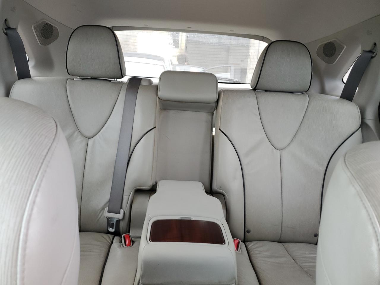 2010 Toyota Venza - Image 10