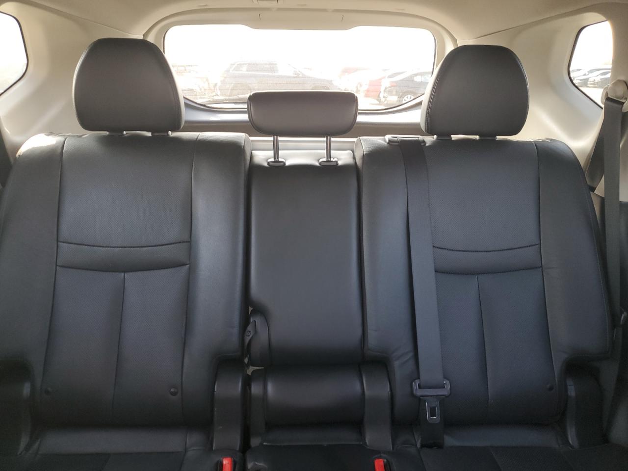 2015 Nissan Rogue - Image 10