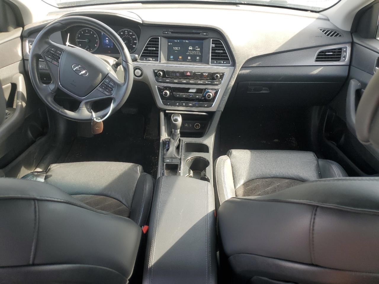 2017 Hyundai Sonata - Image 8