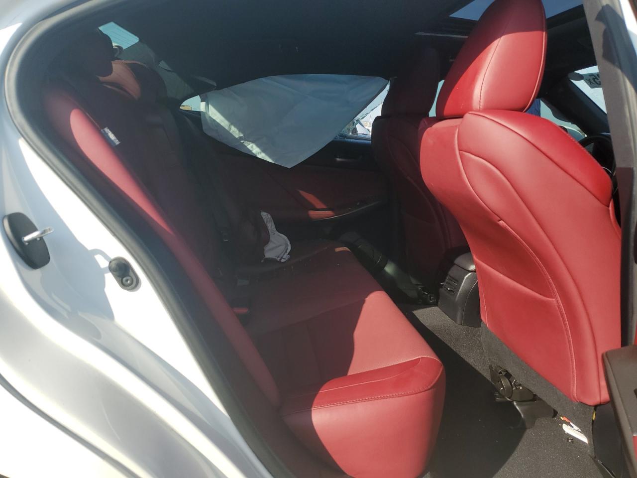 2018 Lexus IS - Image 10