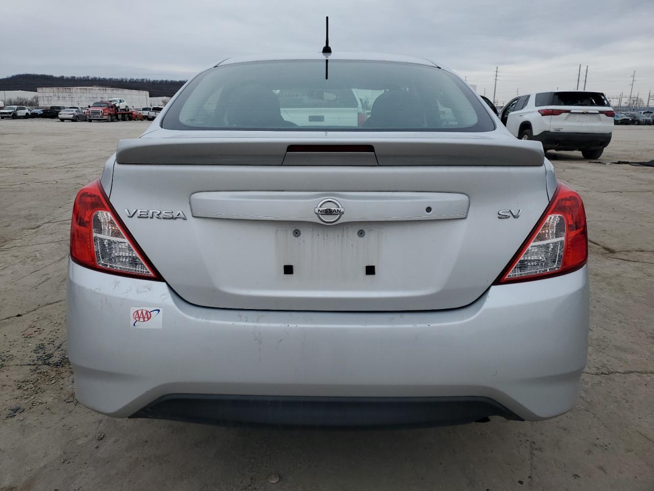 2017 Nissan Versa - Image 6