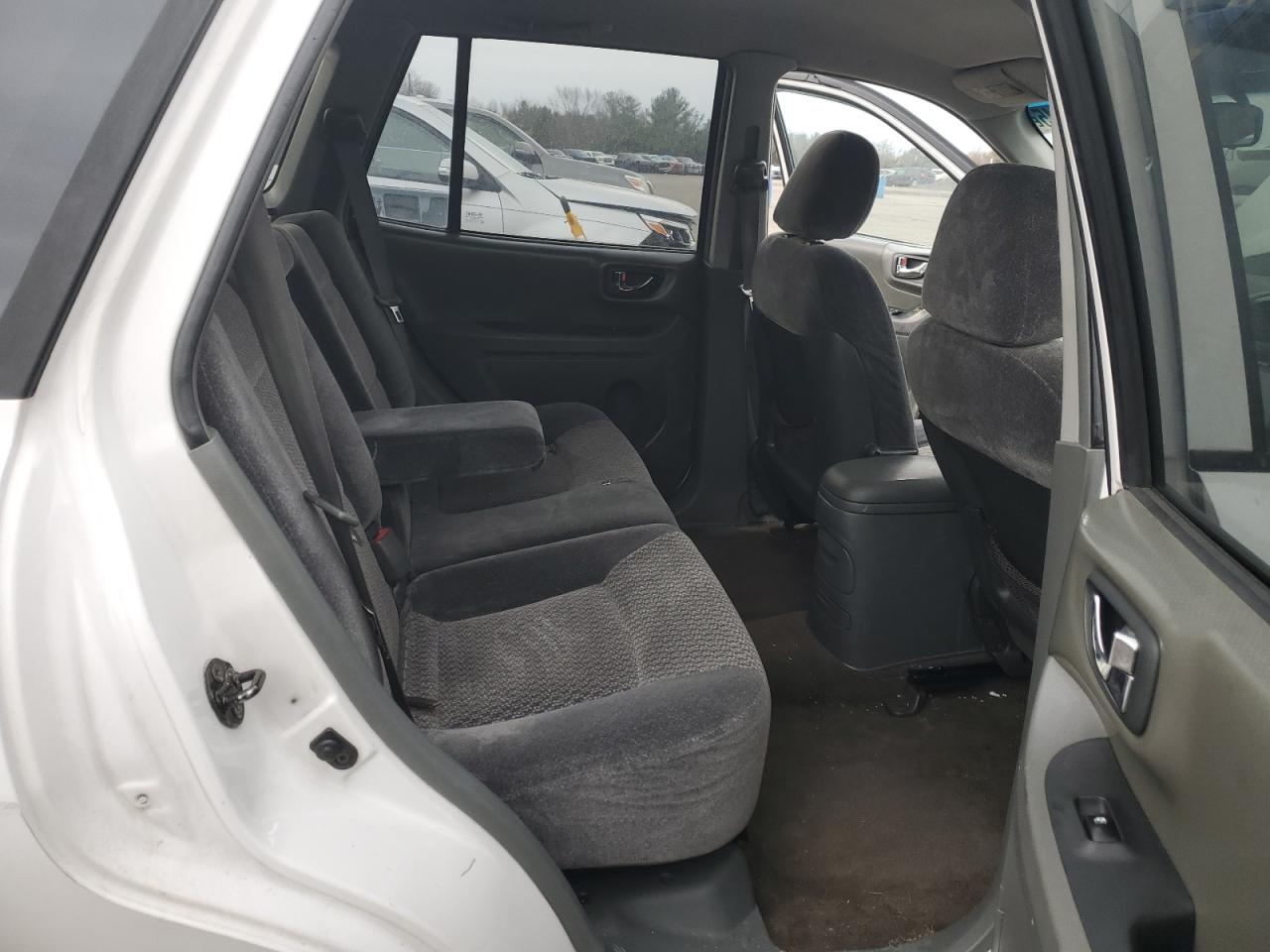 2002 Hyundai Santa Fe - Image 11
