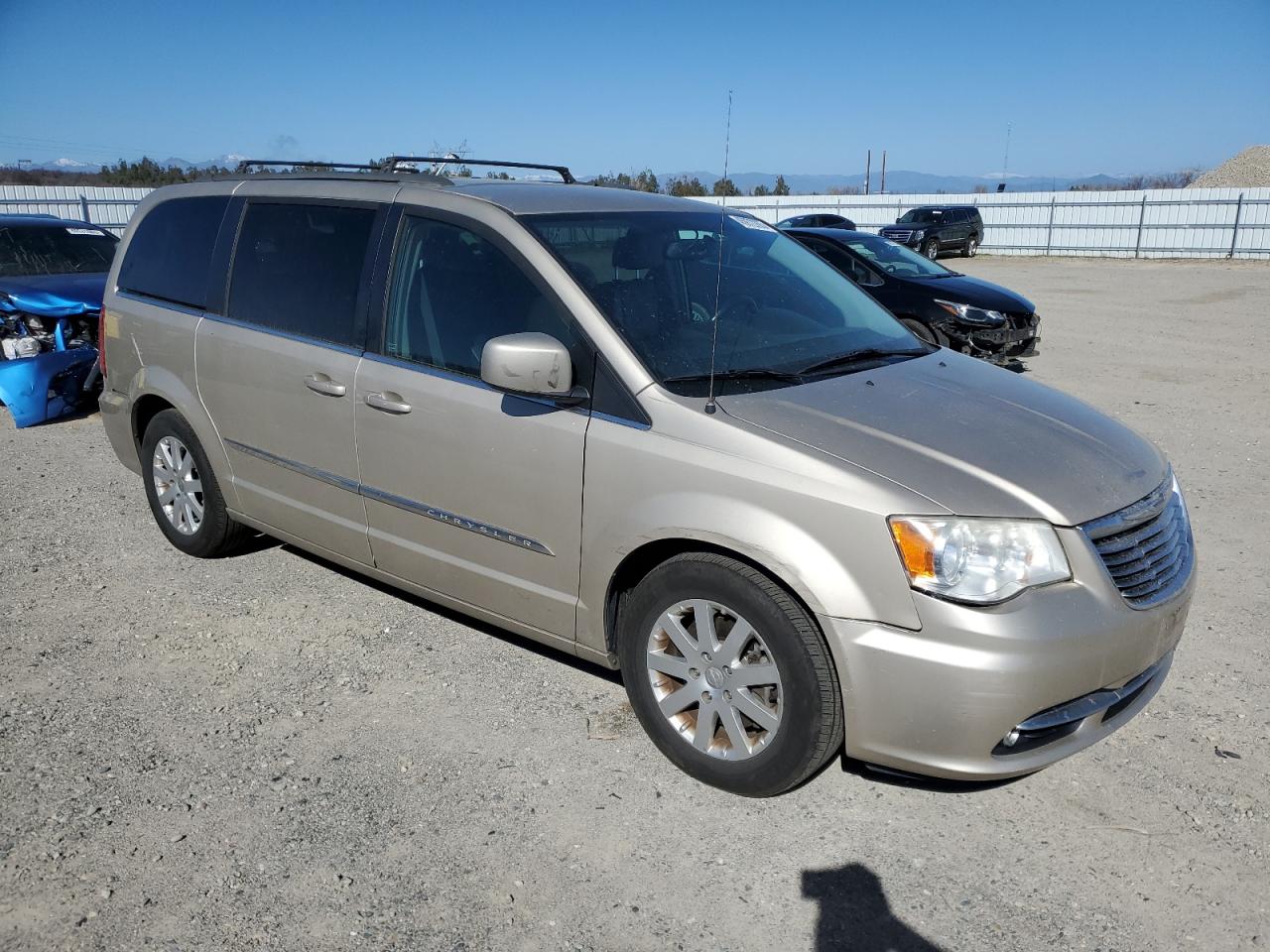 2014 Chrysler Town & Country - Image 4