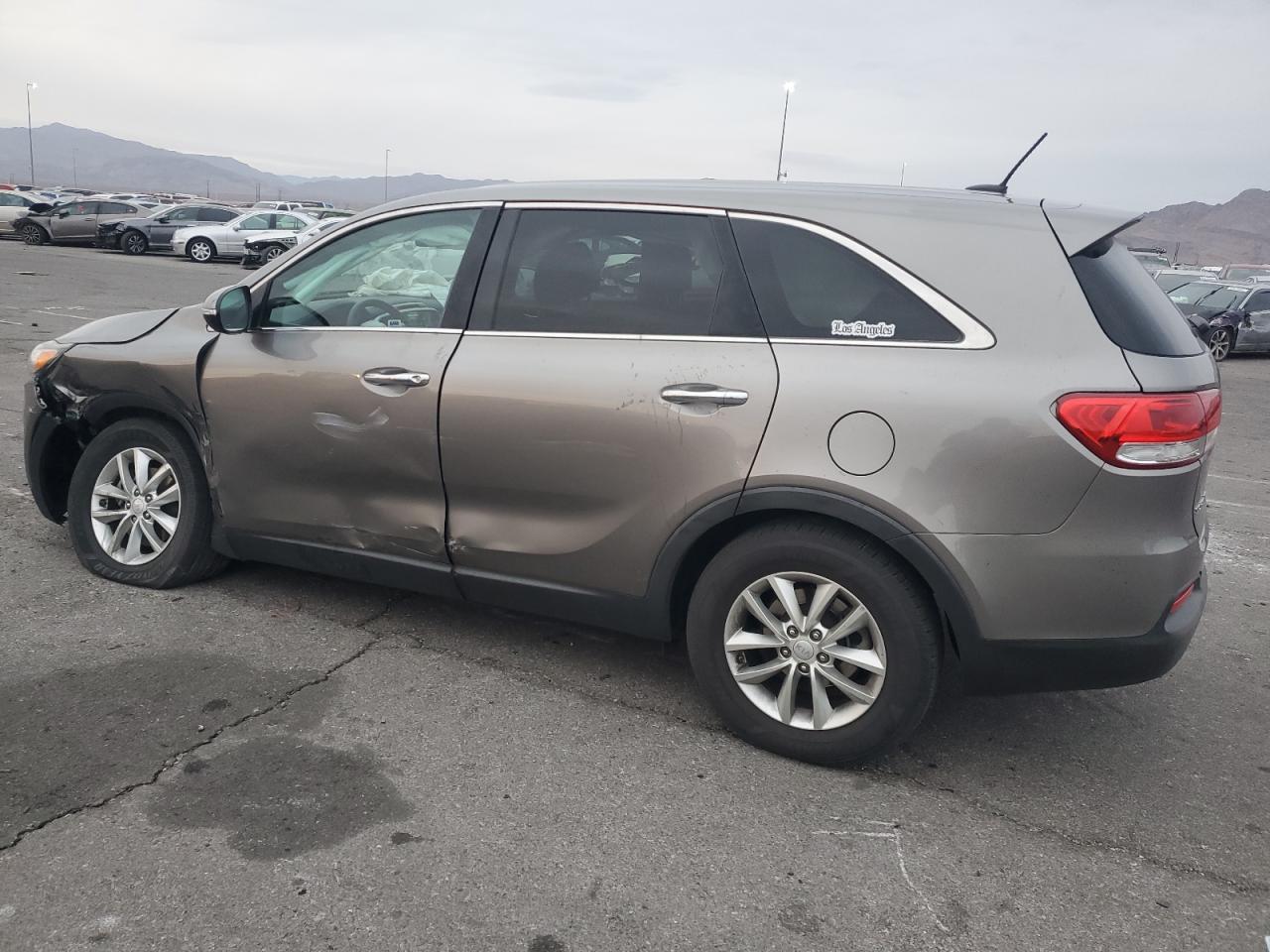 2017 Kia Sorento - Image 2