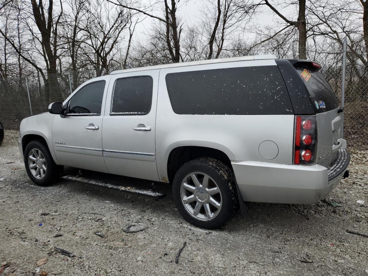 2013 GMC Yukon - Image 2