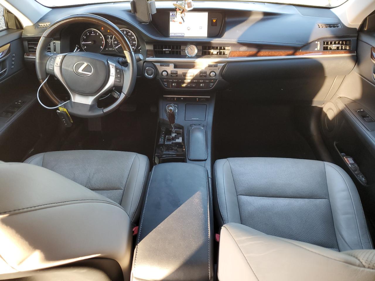 2014 Lexus ES - Image 8