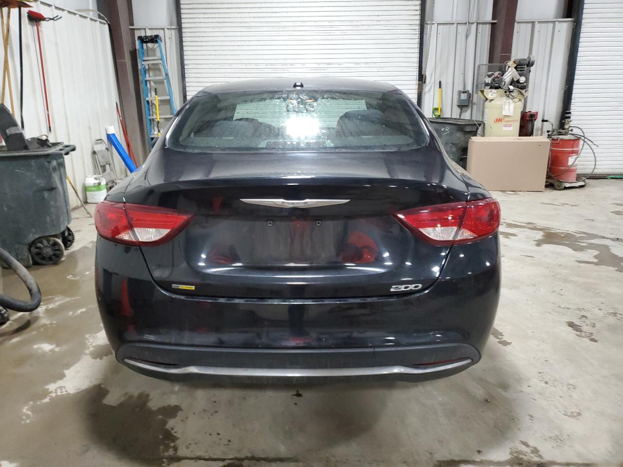 2016 Chrysler 200 - Image 6
