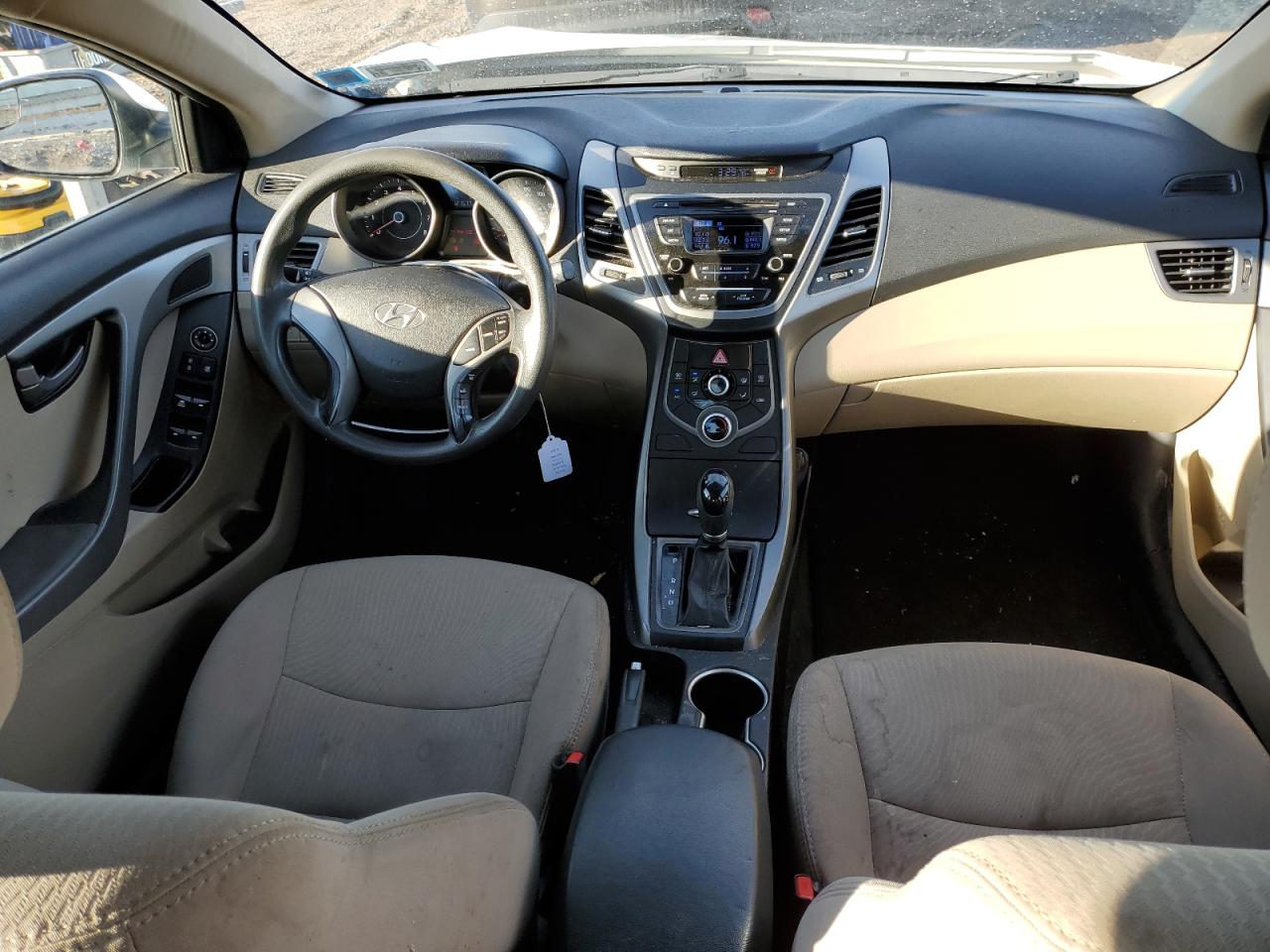 2015 Hyundai Elantra - Image 8