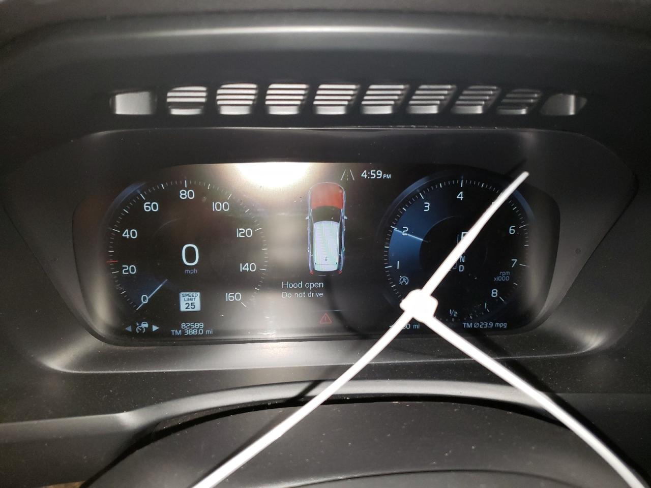 2017 Volvo XC90 - Image 9