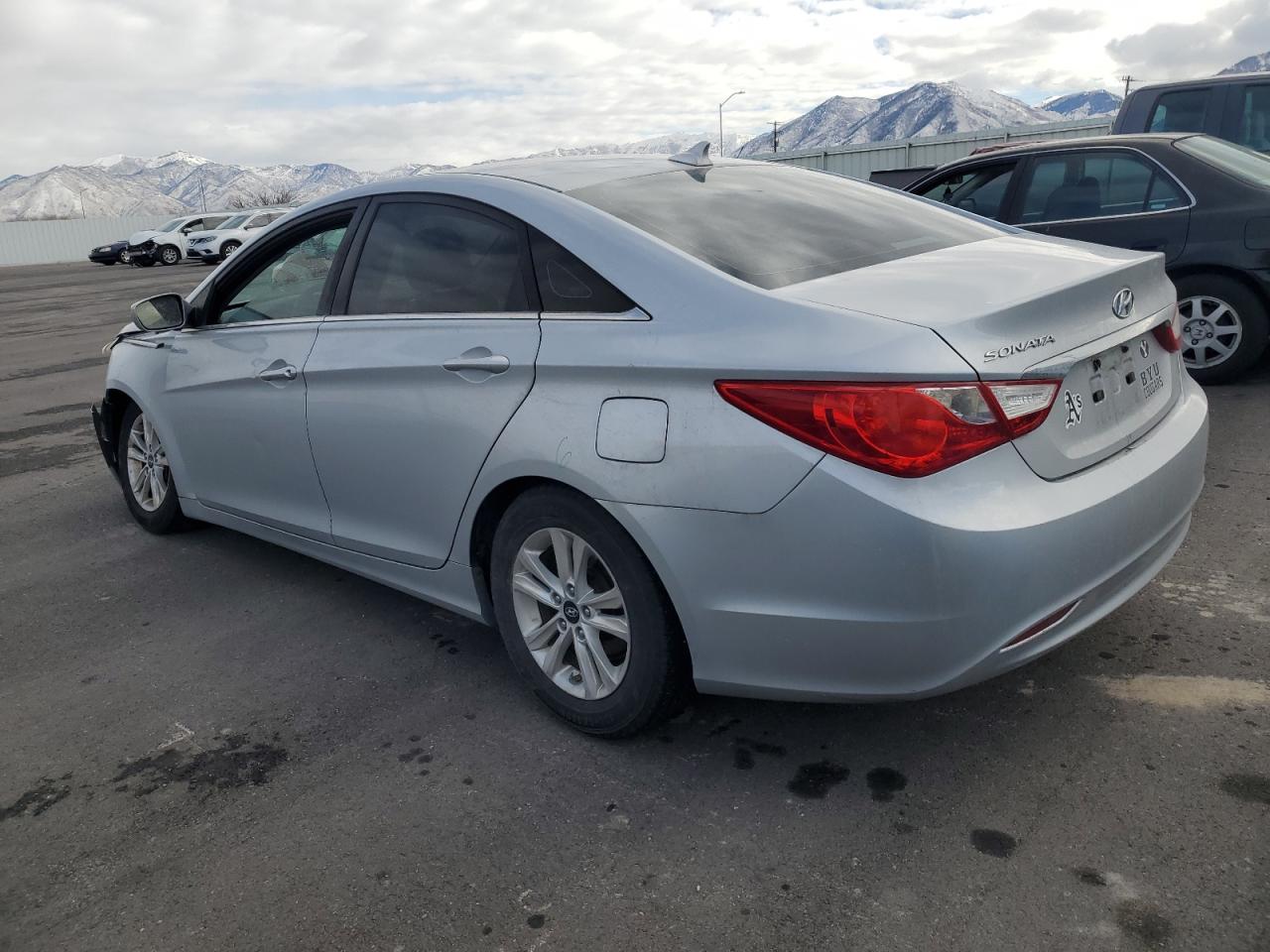 2011 Hyundai Sonata - Image 2