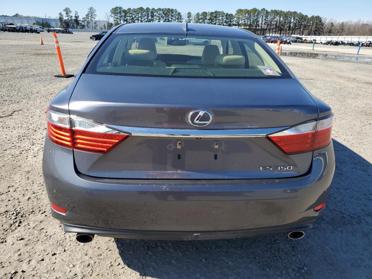 2015 Lexus ES - Image 6
