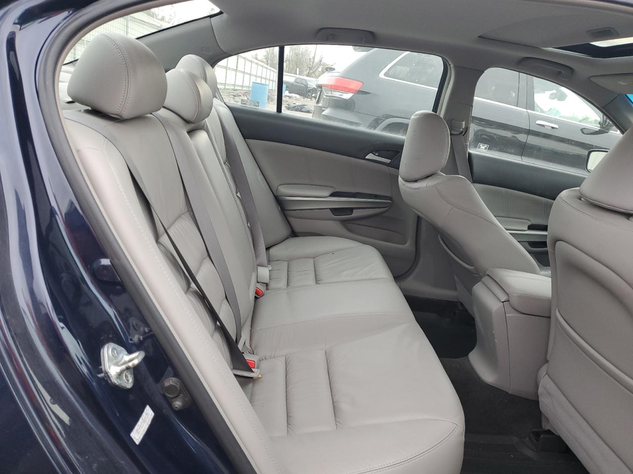 2009 Honda Accord - Image 10