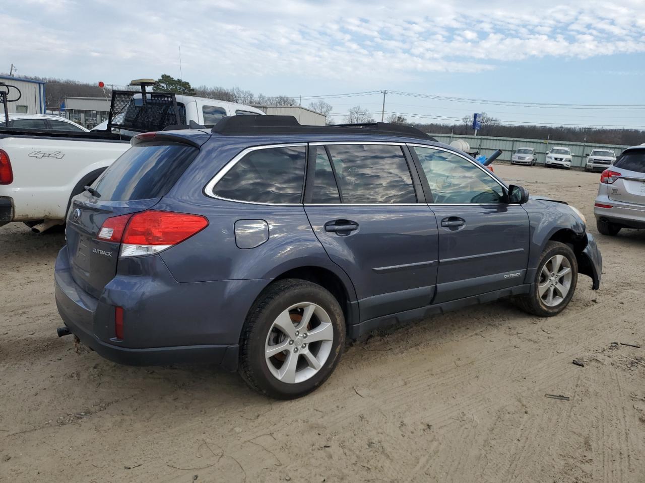 2014 Subaru Outback - Image 3