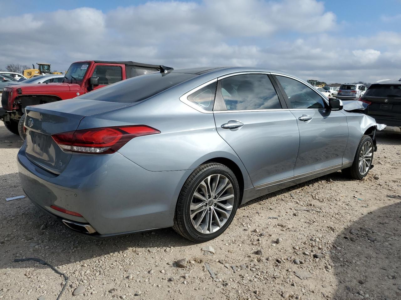 2015 Hyundai Genesis - Image 3