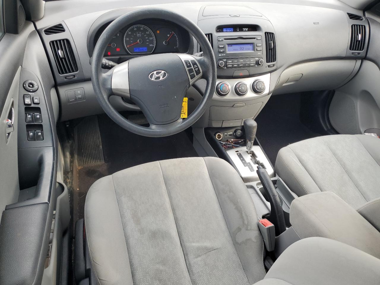 2010 Hyundai Elantra - Image 8