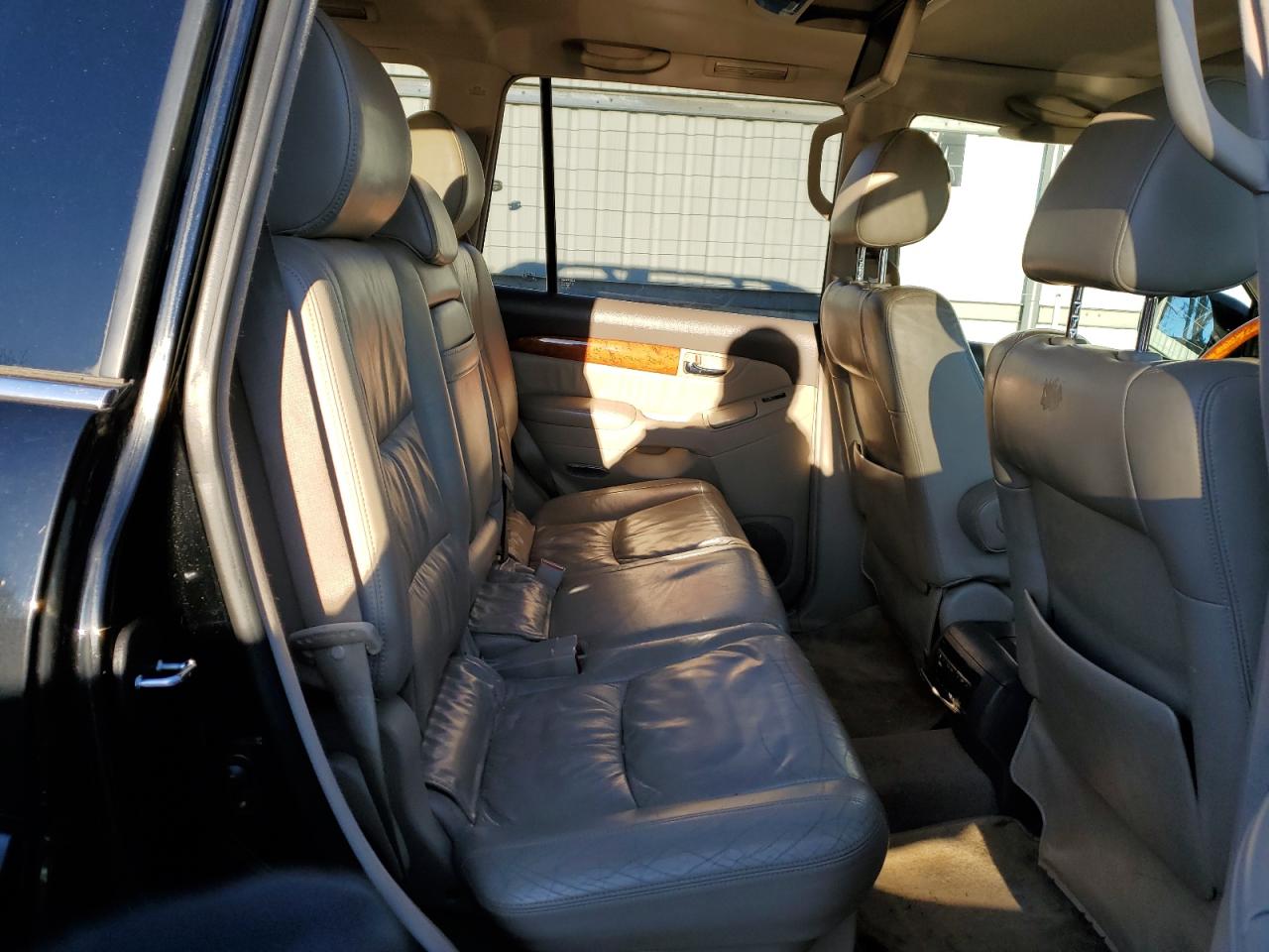 2005 Lexus GX - Image 11