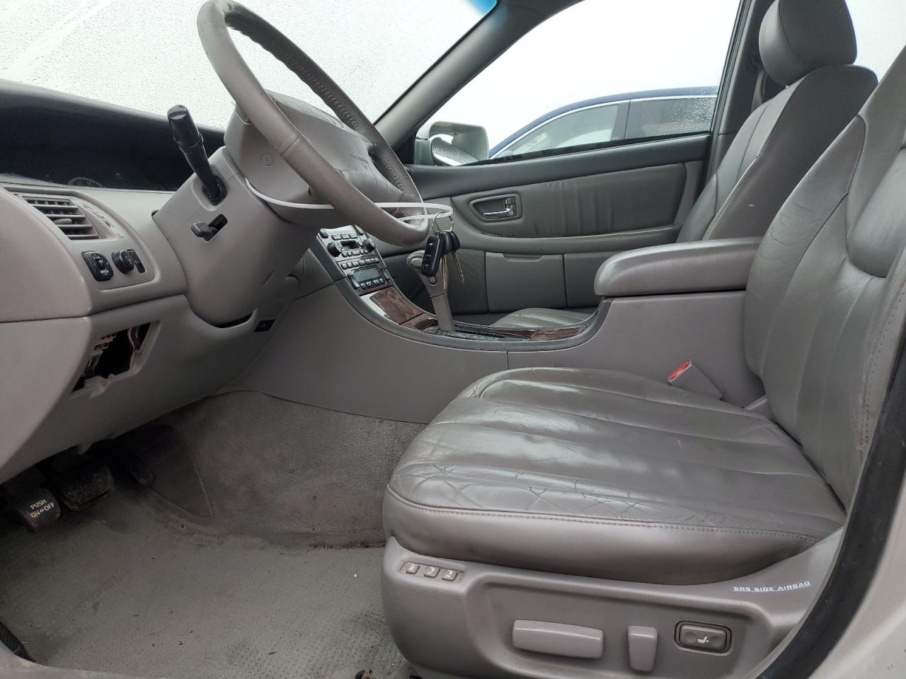 2001 Toyota Avalon - Image 7