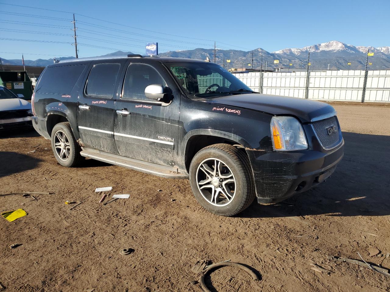 2010 GMC Yukon - Image 4