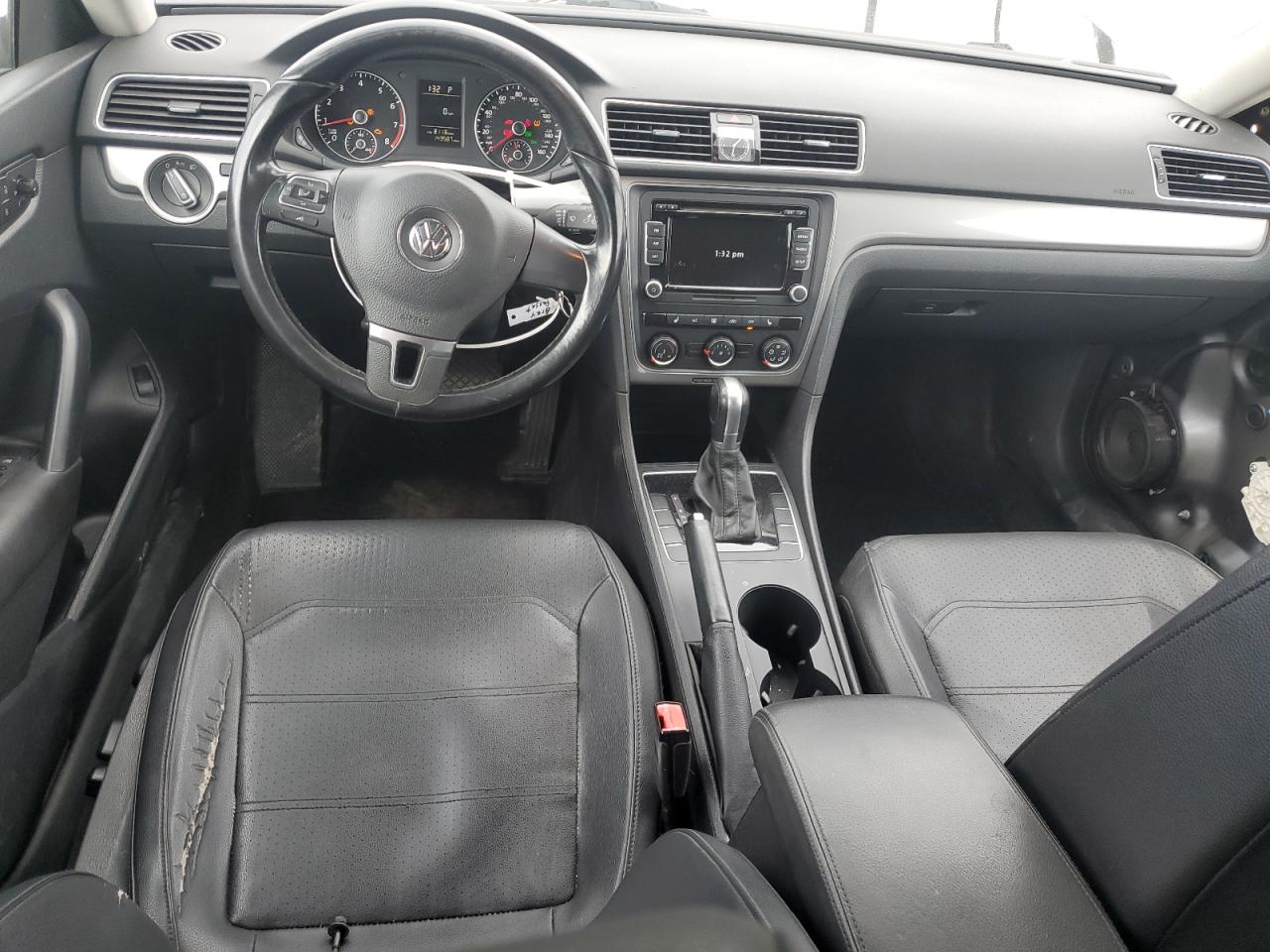 2015 Volkswagen Passat - Image 8