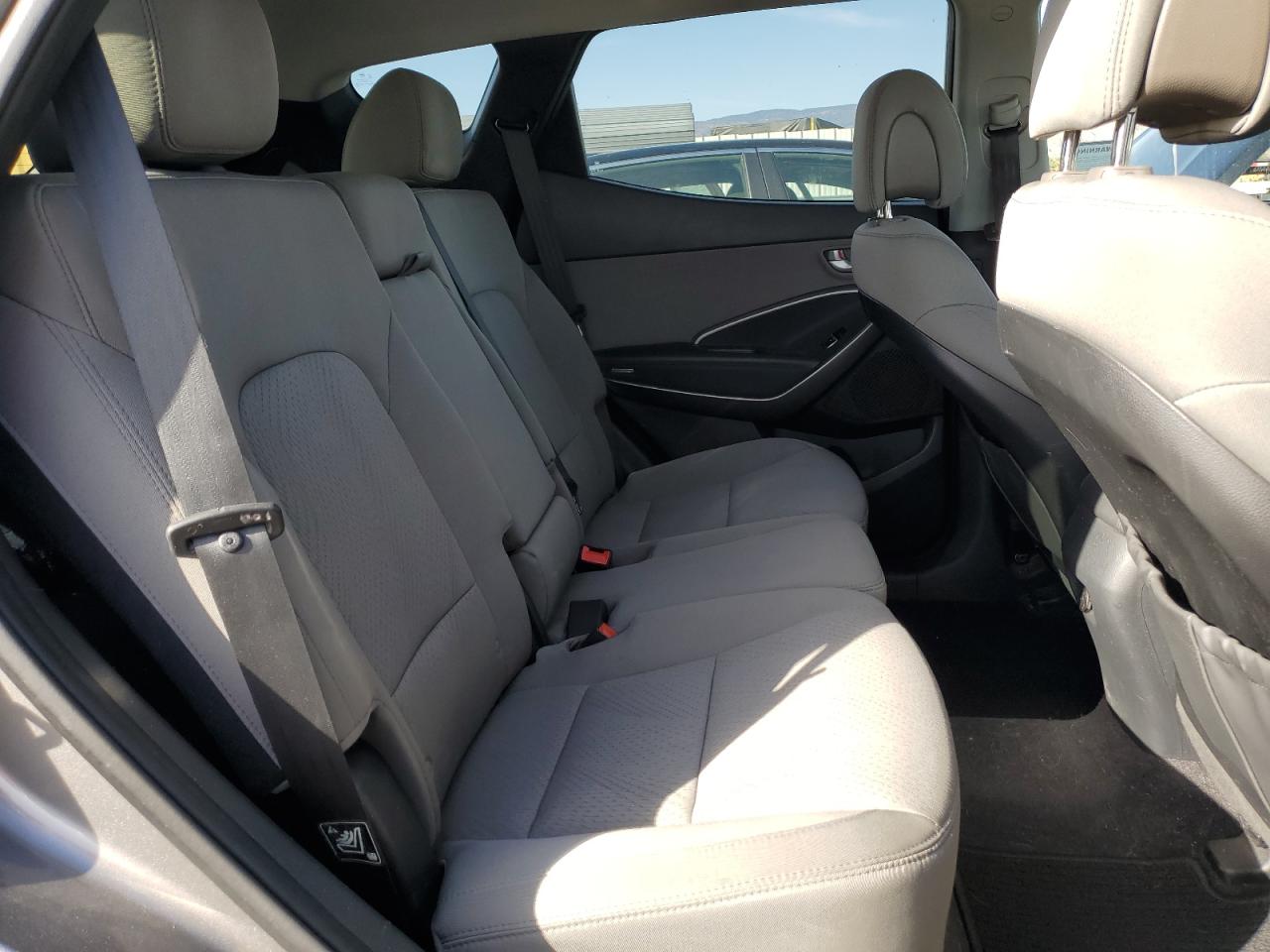 2018 Hyundai Santa Fe - Image 11