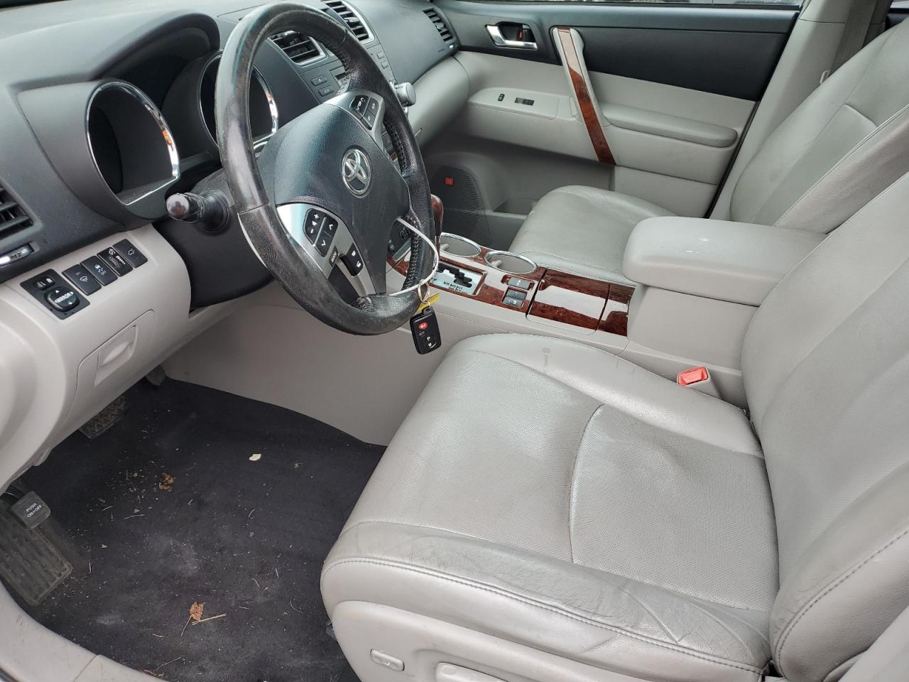 2011 Toyota Highlander - Image 7