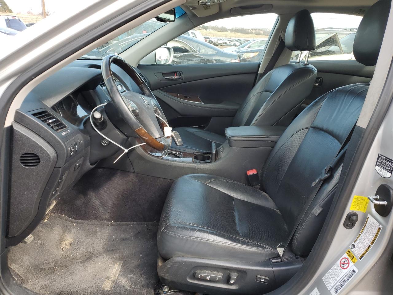 2011 Lexus ES - Image 7