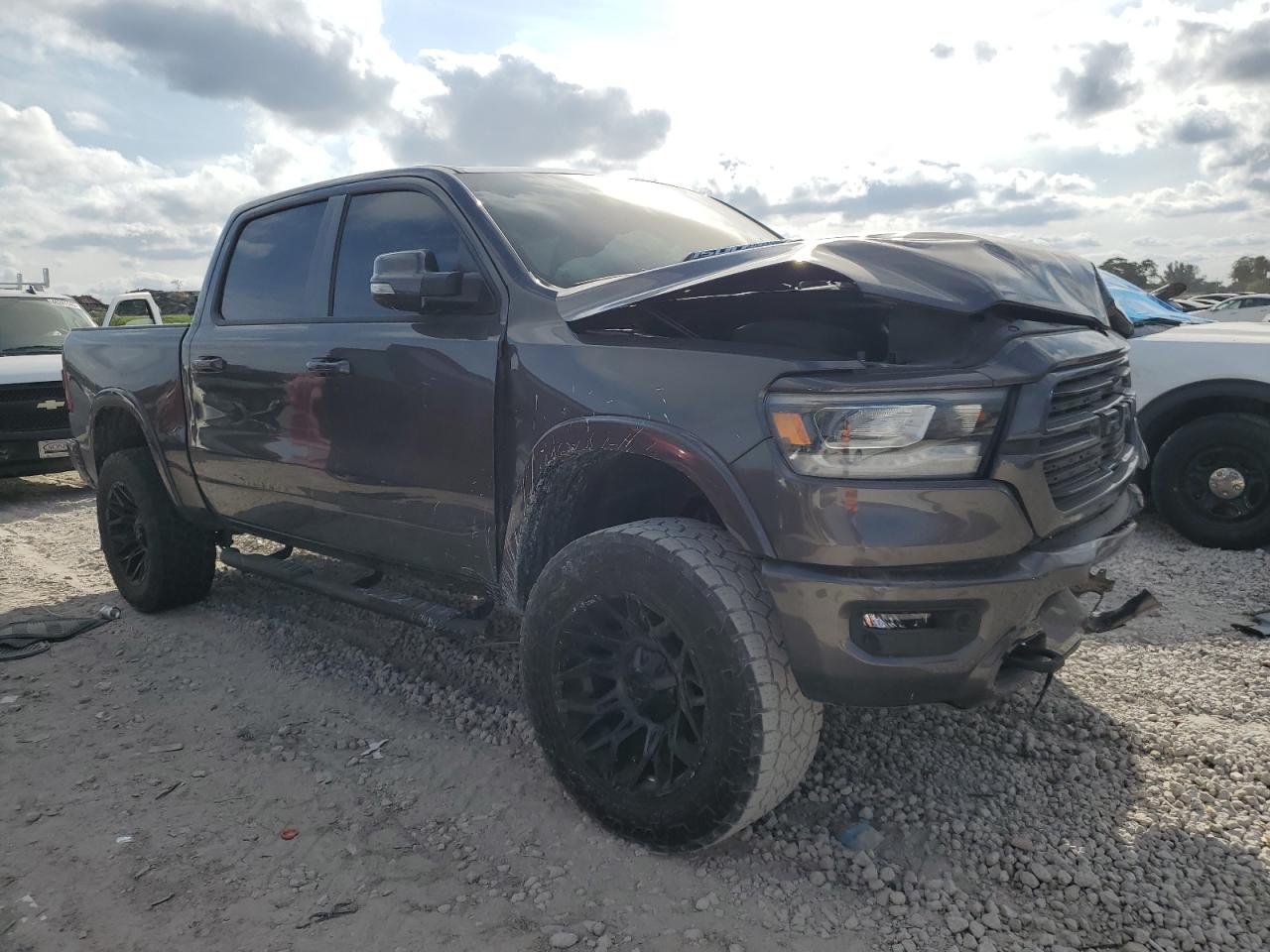 2021 RAM 1500 - Image 4