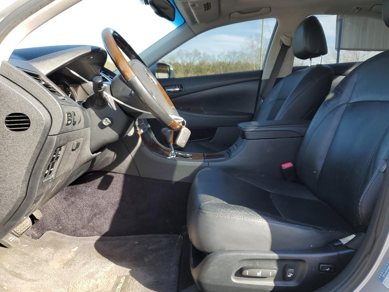 2011 Lexus ES - Image 7