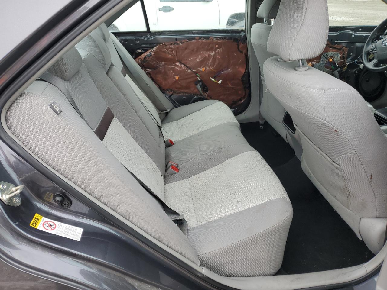 2014 Toyota Camry - Image 10