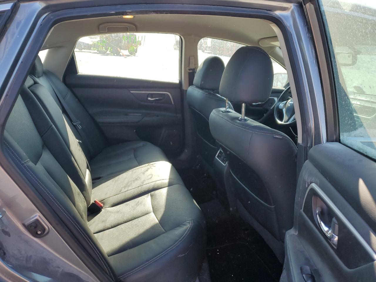 2018 Nissan Altima - Image 10
