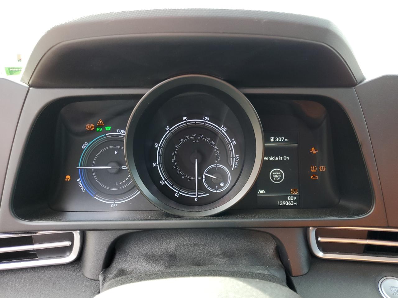 2022 Hyundai Elantra - Image 9