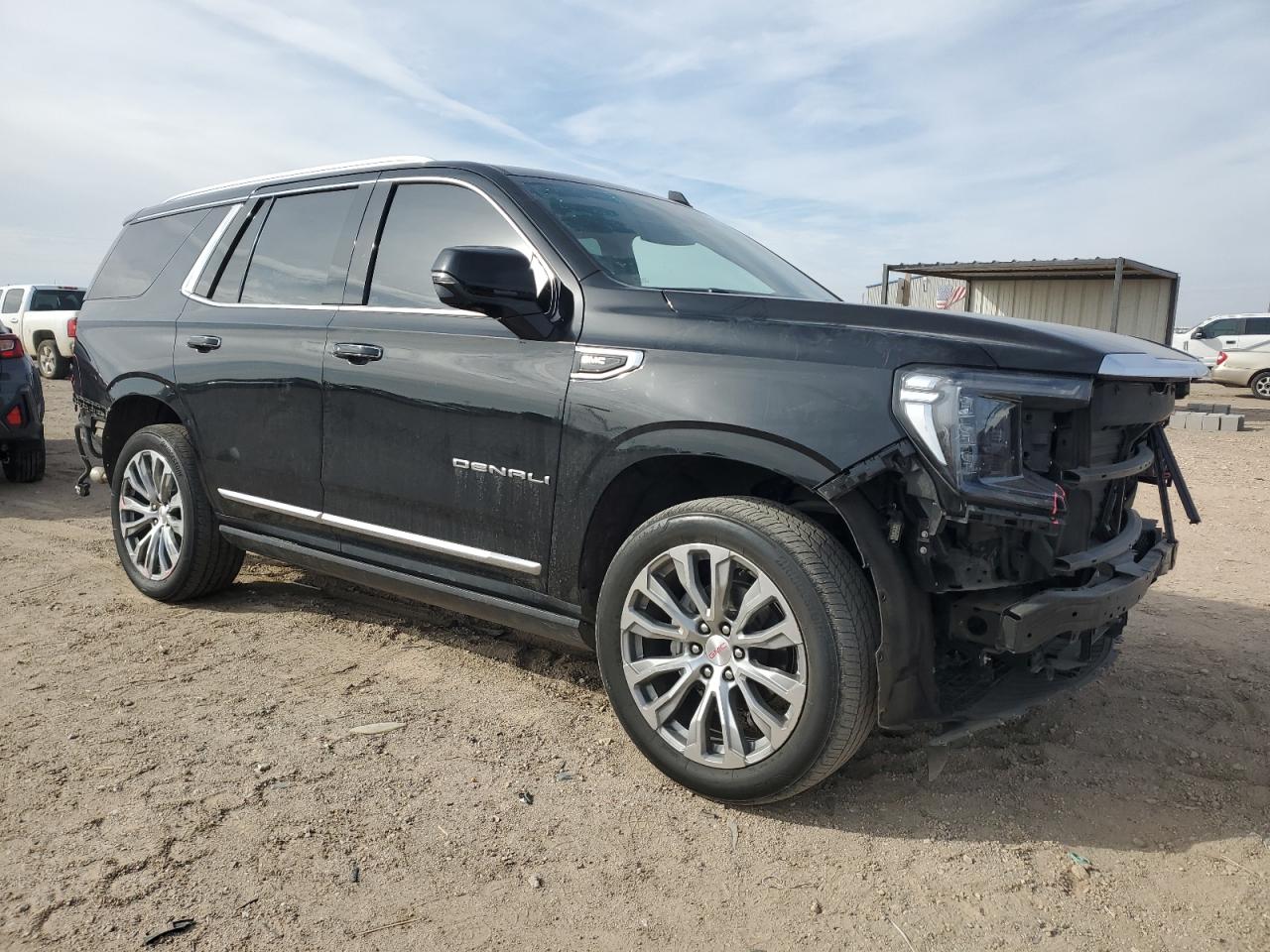 2022 GMC Yukon - Image 4