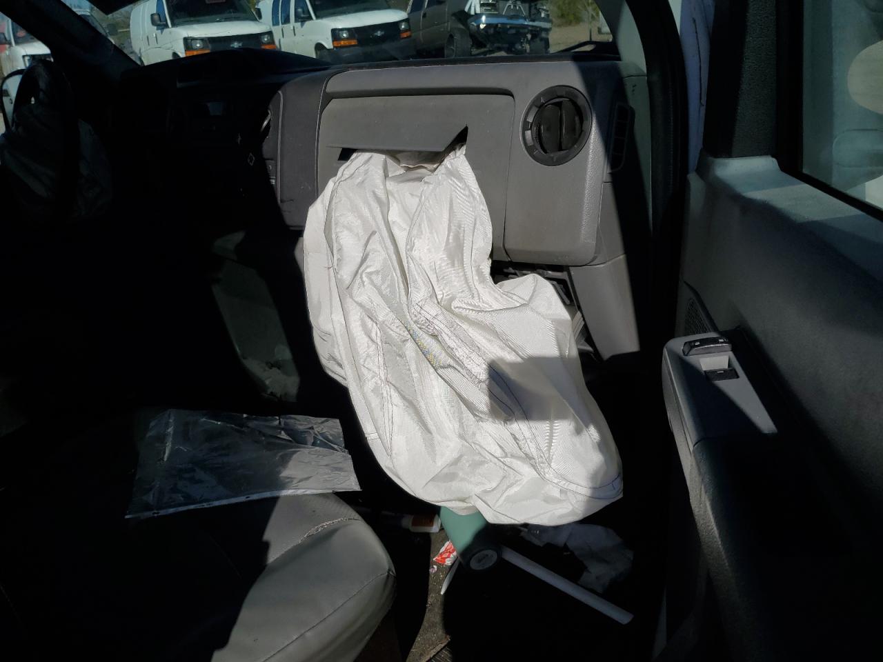 2011 Ford Econoline - Image 8