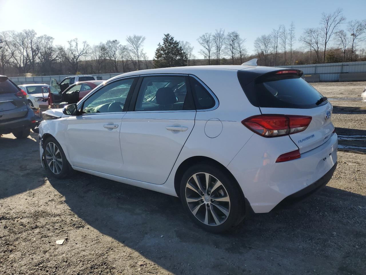 2018 Hyundai Elantra - Image 2