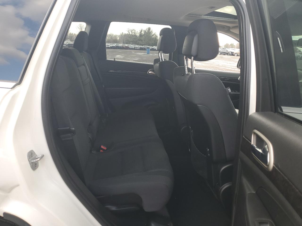 2012 Jeep Grand Cherokee - Image 11