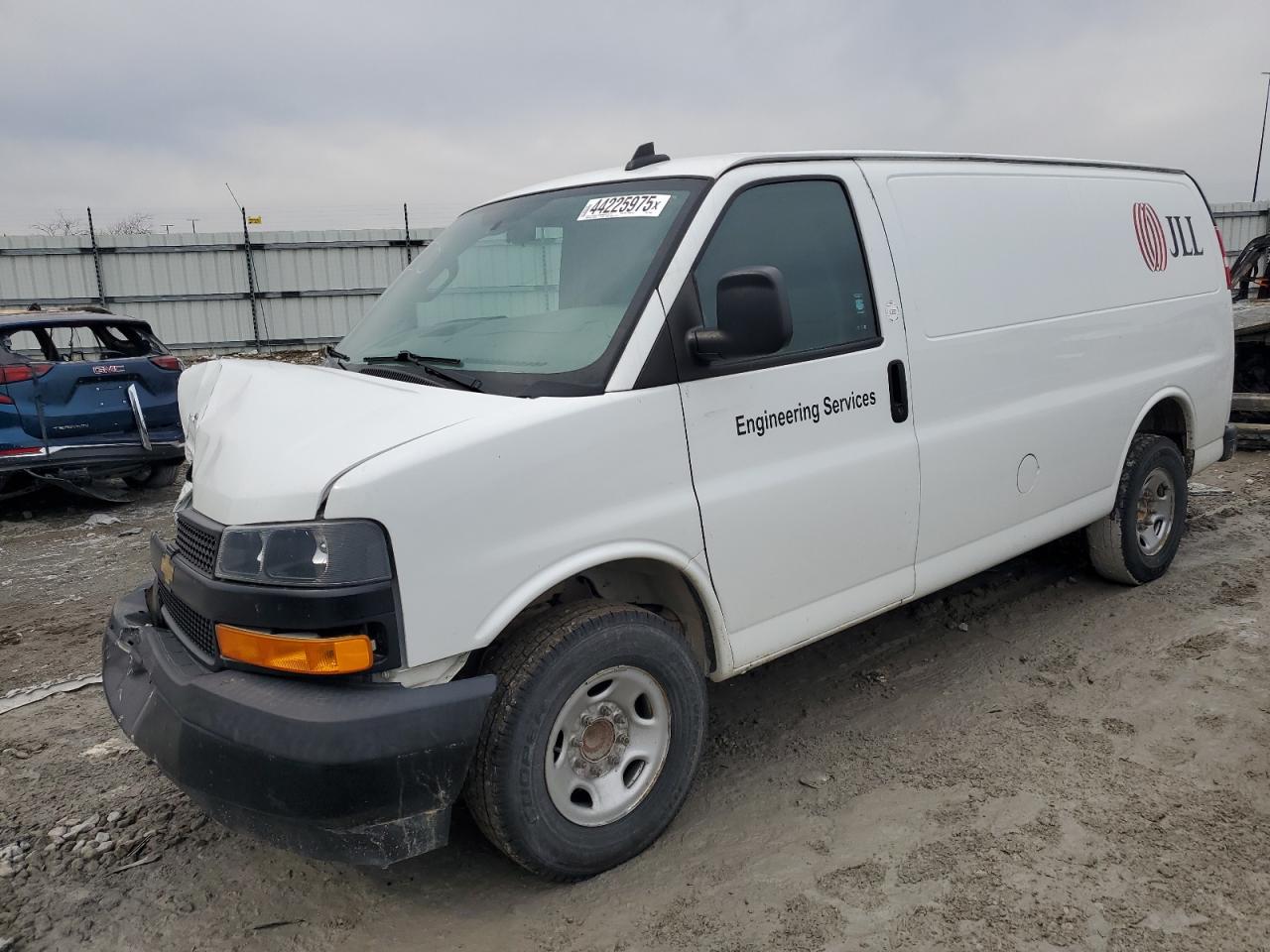 2020 Chevrolet Express G2500 for Sale in Cahokia Heights, IL - Front End