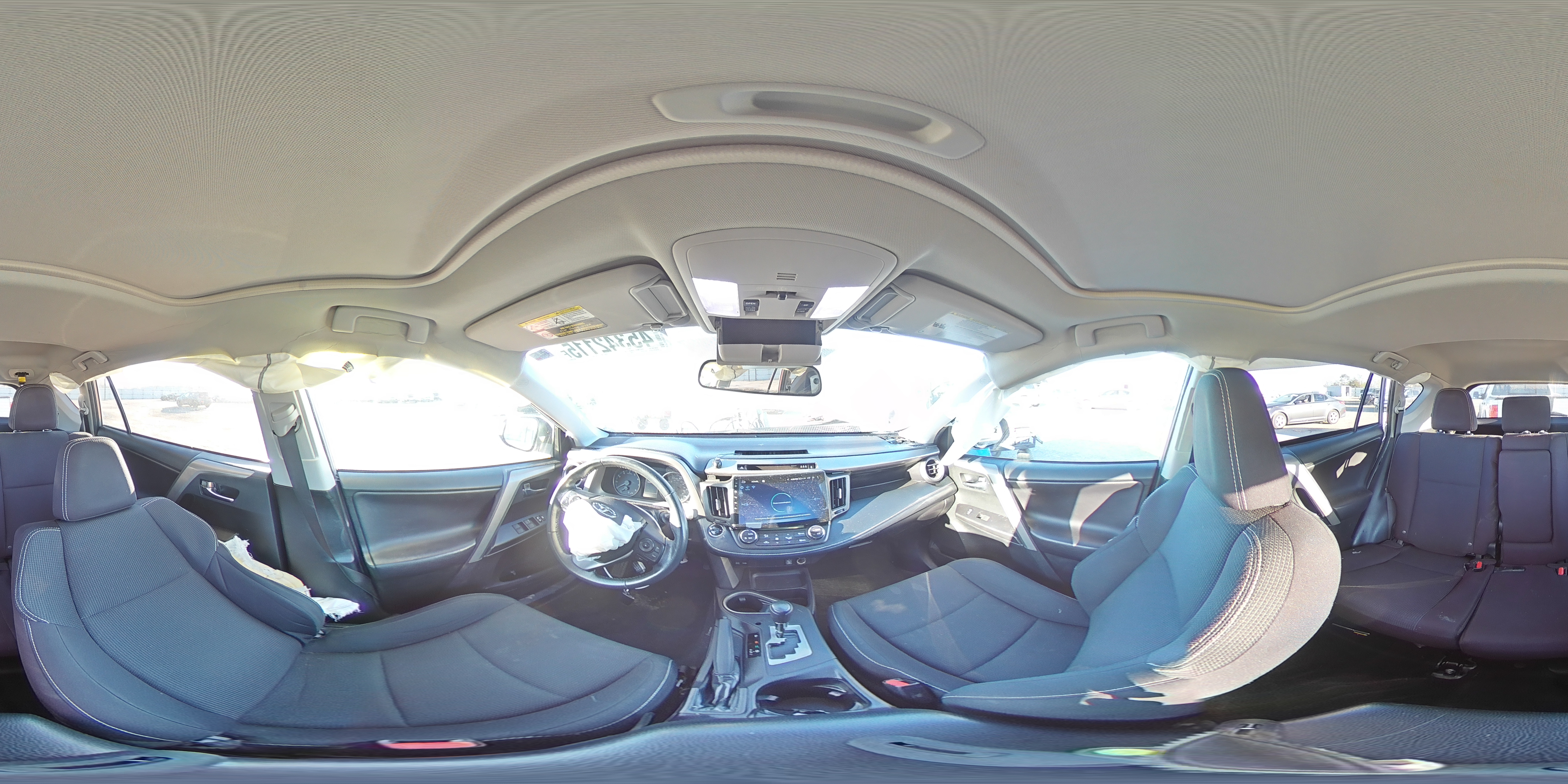 2018 Toyota RAV 4 - Image 13