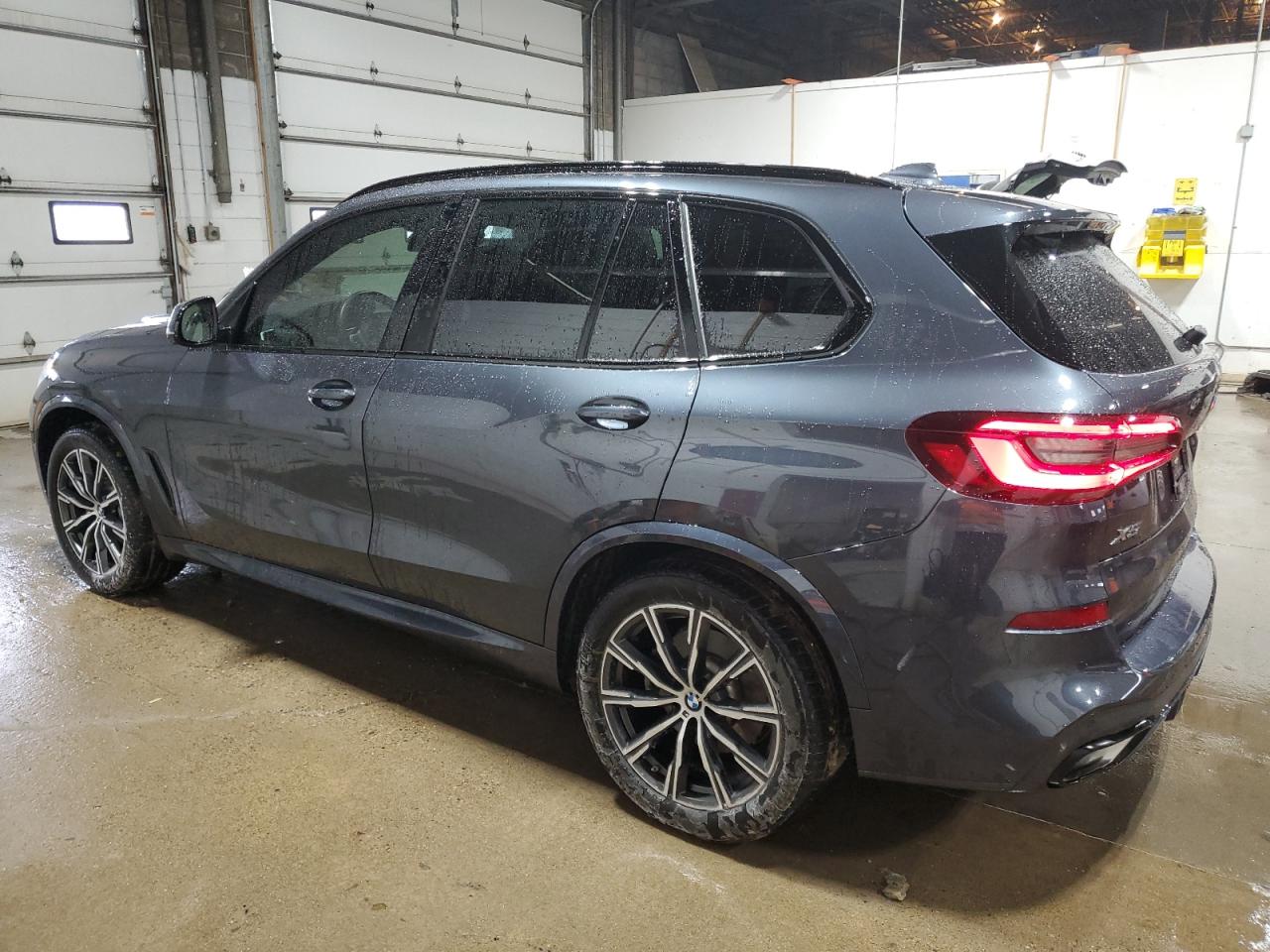 2022 BMW X5 - Image 2