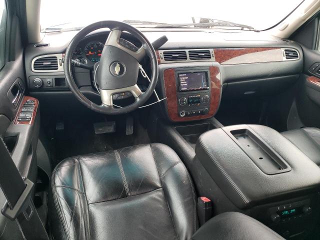 Parquets CHEVROLET SUBURBAN 2012 Silver