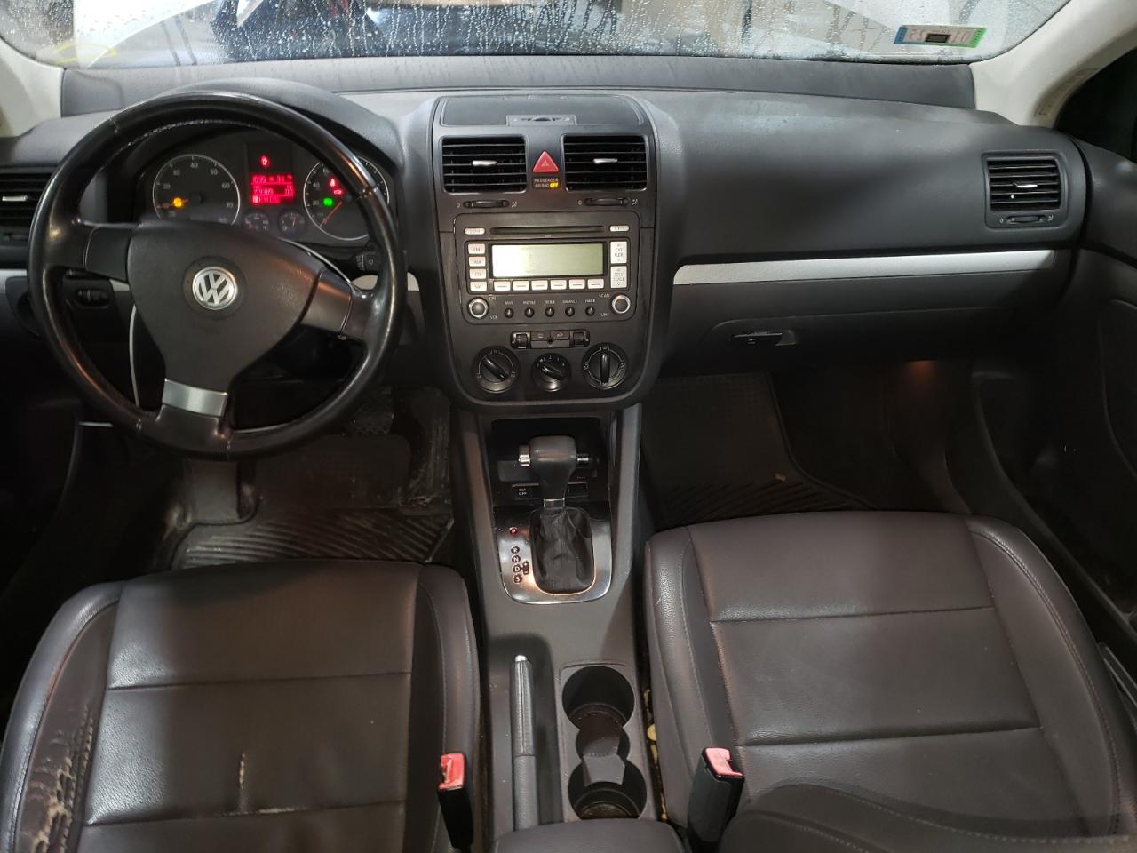 2009 Volkswagen Jetta - Image 8